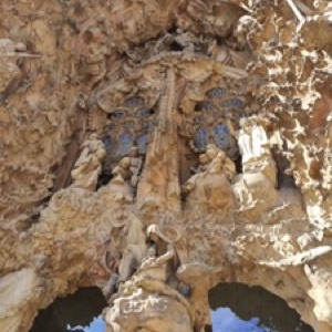 Sitges et Barcelone, avec l'imanquahle Basilique de la Sagrada Família 🤩.#barcelona #catalunya #sagradafamilia #sitges